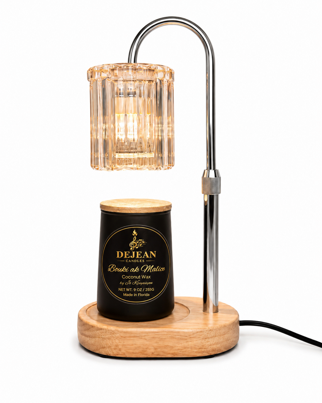Table lamp with a Dejean coconut wax candle on a white background